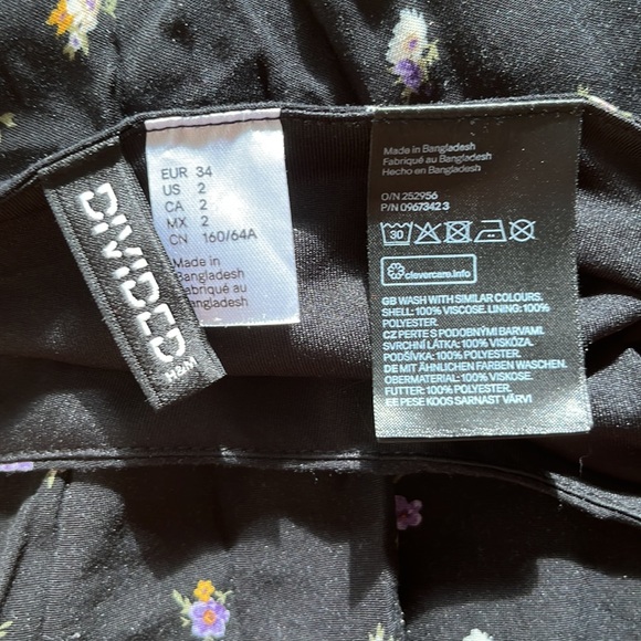 H&M Skirt - Picture 3 of 4